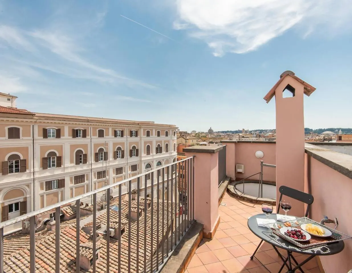 アパート ローマTrevi Luxury With Terraceアパートメント